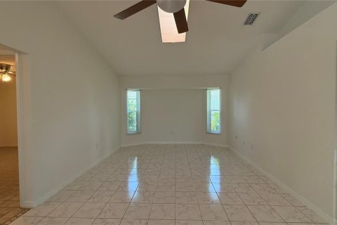 Casa en alquiler en Punta Gorda, Florida, 3 dormitorios, 177.44 m2 № 1917058 - foto 5