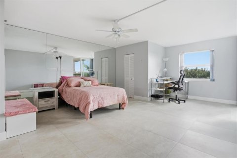 Condominio en venta en Lauderhill, Florida, 3 dormitorios, 164.44 m2 № 2182237 - foto 18