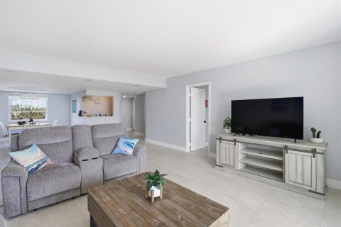 Condominio en venta en Lauderhill, Florida, 3 dormitorios, 164.44 m2 № 2182237 - foto 10