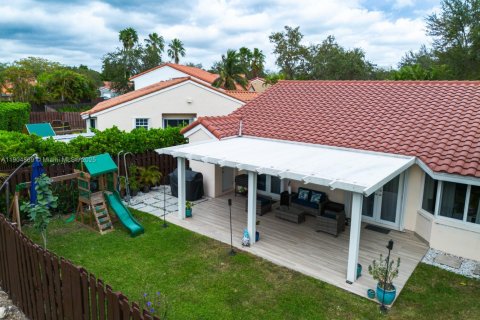 House in Miami, Florida 3 bedrooms, 137.68 sq.m. № 1971989 - photo 6