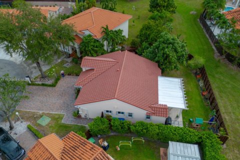 House in Miami, Florida 3 bedrooms, 137.68 sq.m. № 1971989 - photo 2