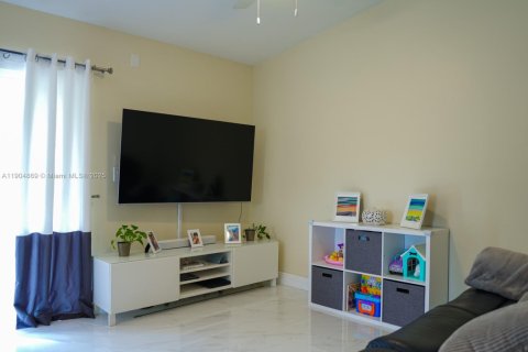 House in Miami, Florida 3 bedrooms, 137.68 sq.m. № 1971989 - photo 12