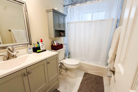 House in Miami, Florida 3 bedrooms, 137.68 sq.m. № 1971989 - photo 17