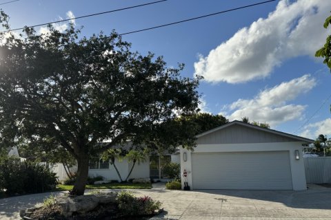 House in Jupiter, Florida 2 bedrooms, 133.69 sq.m. № 1188529 - photo 1