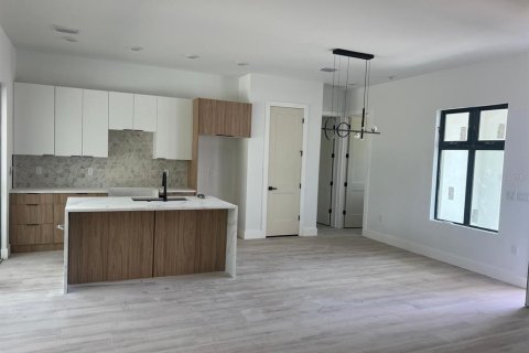 Villa ou maison à vendre à Port Charlotte, Floride: 4 chambres, 162.02 m2 № 2214062 - photo 7