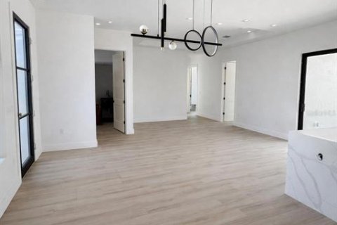 Villa ou maison à vendre à Port Charlotte, Floride: 4 chambres, 162.02 m2 № 2214062 - photo 6