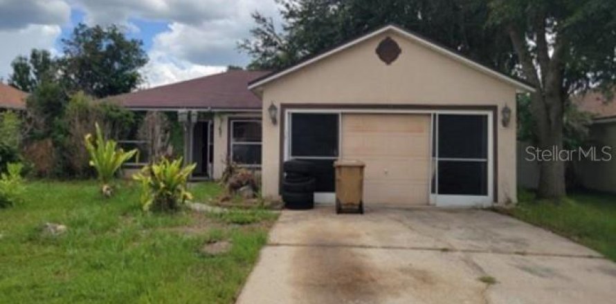 House in Kissimmee, Florida 3 bedrooms, 131.36 sq.m. № 2210315