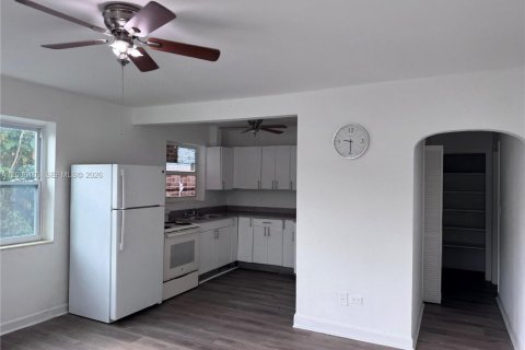 Casa en Miami, Florida 1 dormitorio, 51.1 m2 № 2085161