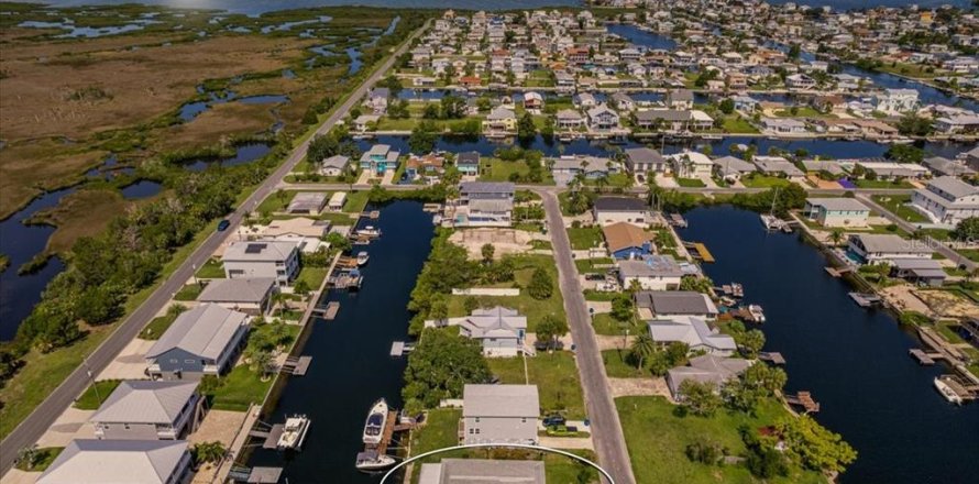 Casa en Hernando Beach, Florida 2 dormitorios, 134.06 m2 № 1909860