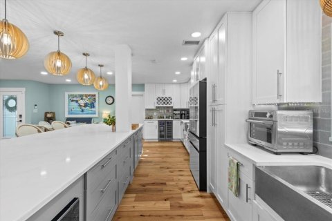 Casa en venta en Tampa, Florida, 4 dormitorios, 273.23 m2 № 1806603 - foto 17