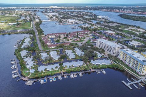 Villa ou maison à vendre à New Smyrna Beach, Floride: 3 chambres, 88.44 m2 № 1736626 - photo 5