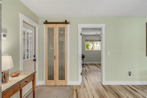 House in Merrit Island, Florida 3 bedrooms, 139.26 sq.m. № 2196583 - photo 5