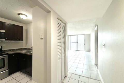 Condominio en venta en Miami, Florida, 1 dormitorio, 76.74 m2 № 1868172 - foto 8