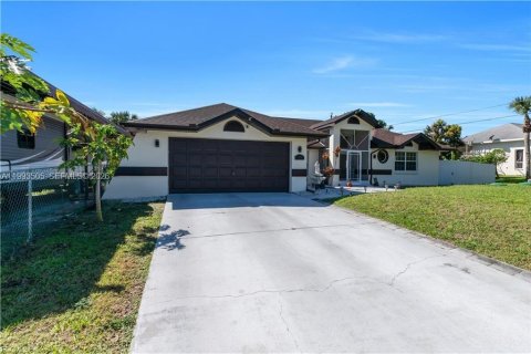 Casa en Lehigh Acres, Florida 3 dormitorios, 157.66 m2 № 2056305