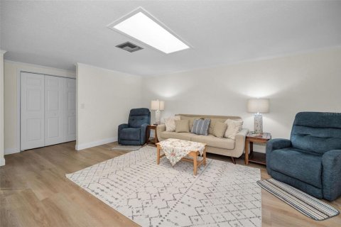 House in Tarpon Springs, Florida 3 bedrooms, 166.95 sq.m. № 2122293 - photo 6
