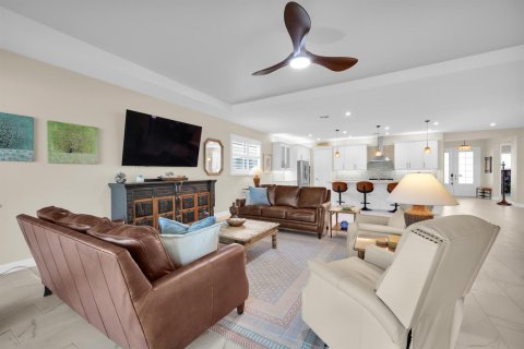 House in Port St. Lucie, Florida 2 bedrooms, 218.69 sq.m. № 2389828 - photo 8