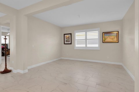 House in Port St. Lucie, Florida 2 bedrooms, 218.69 sq.m. № 2389828 - photo 20