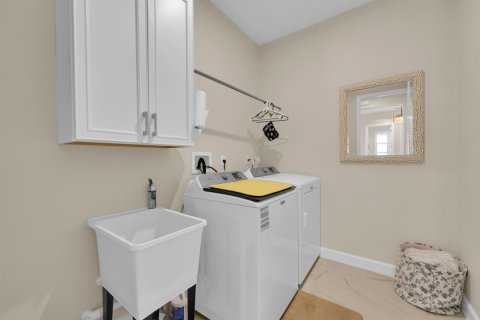 House in Port St. Lucie, Florida 2 bedrooms, 218.69 sq.m. № 2389828 - photo 25