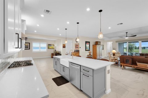 House in Port St. Lucie, Florida 2 bedrooms, 218.69 sq.m. № 2389828 - photo 7