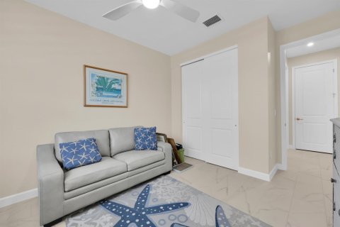 House in Port St. Lucie, Florida 2 bedrooms, 218.69 sq.m. № 2389828 - photo 18