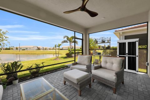 House in Port St. Lucie, Florida 2 bedrooms, 218.69 sq.m. № 2389828 - photo 26