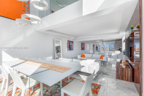 Condo in Sunny Isles Beach, Florida, 4 bedrooms № 1991502 - photo 8
