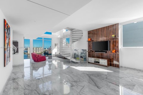 Condo in Sunny Isles Beach, Florida, 4 bedrooms № 1991502 - photo 10