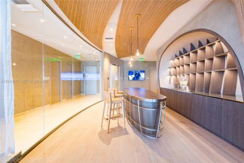 Condominio en alquiler en Miami, Florida, 2 dormitorios № 2078056 - foto 11