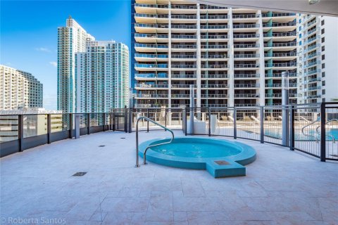 Condominio en alquiler en Miami, Florida, 2 dormitorios № 2078056 - foto 19