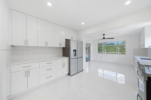 Casa en alquiler en Pinecrest, Florida, 3 dormitorios, 204.76 m2 № 2006254 - foto 10