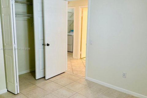 Adosado en alquiler en Miami, Florida, 3 dormitorios, 143.63 m2 № 2083925 - foto 15