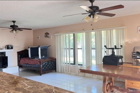 Villa ou maison à vendre à Port St. Lucie, Floride: 3 chambres, 172.61 m2 № 1928904 - photo 16