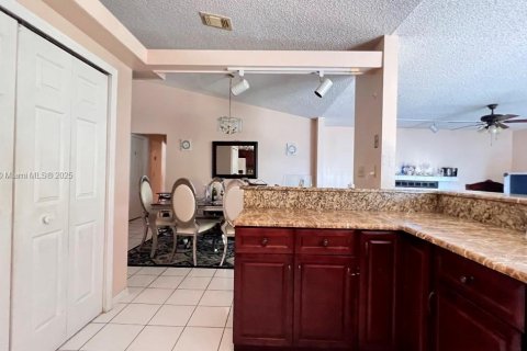 Villa ou maison à vendre à Port St. Lucie, Floride: 3 chambres, 172.61 m2 № 1928904 - photo 8