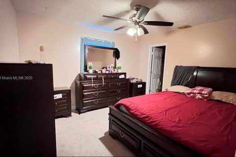 Villa ou maison à vendre à Port St. Lucie, Floride: 3 chambres, 172.61 m2 № 1928904 - photo 27