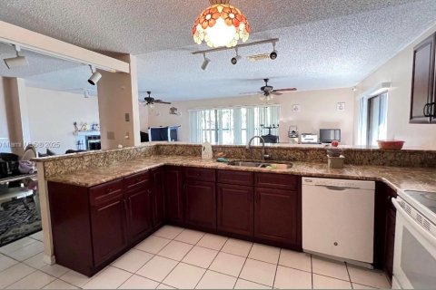 Villa ou maison à vendre à Port St. Lucie, Floride: 3 chambres, 172.61 m2 № 1928904 - photo 11