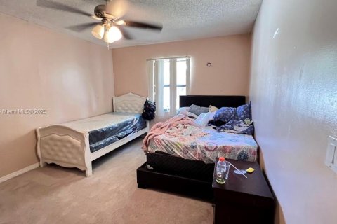 Villa ou maison à vendre à Port St. Lucie, Floride: 3 chambres, 172.61 m2 № 1928904 - photo 25