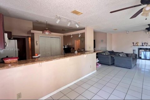 Villa ou maison à vendre à Port St. Lucie, Floride: 3 chambres, 172.61 m2 № 1928904 - photo 20