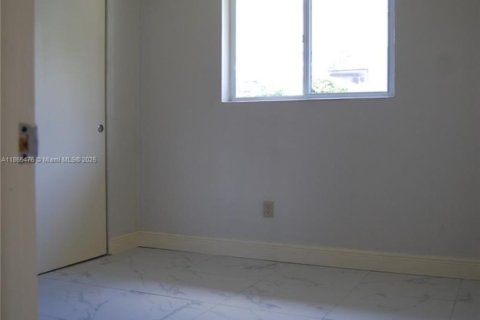 House in Miami, Florida 3 bedrooms, 96.62 sq.m. № 1894251 - photo 25