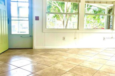 Casa en venta en Saint Petersburg, Florida, 2 dormitorios, 78.97 m2 № 1631373 - foto 8