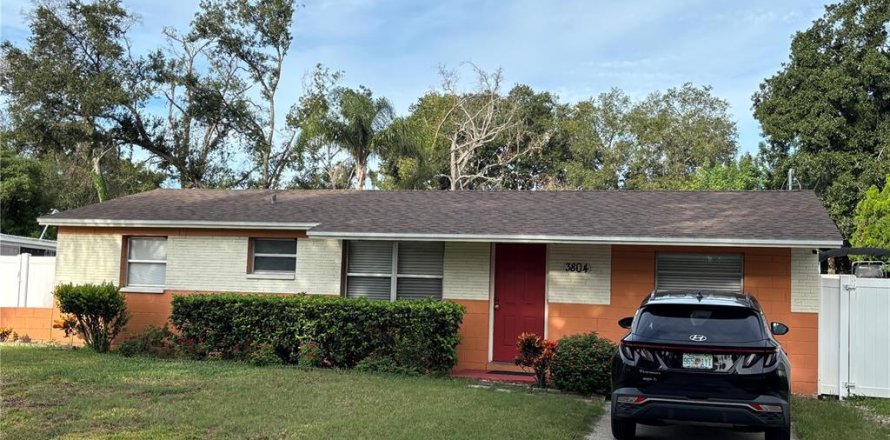House in Tampa, Florida 2 bedrooms, 163.04 sq.m. № 2396411