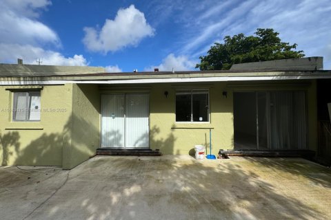 Copropriété à louer à Miami Gardens, Floride: 2 chambres, 111.48 m2 № 1930742 - photo 10