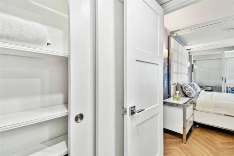 Copropriété à vendre à Redington Shores, Floride: 3 chambres, 108.23 m2 № 1651789 - photo 15