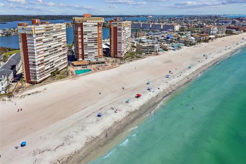 Copropriété à vendre à Redington Shores, Floride: 3 chambres, 108.23 m2 № 1651789 - photo 29