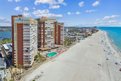 Copropriété à vendre à Redington Shores, Floride: 3 chambres, 108.23 m2 № 1651789 - photo 24