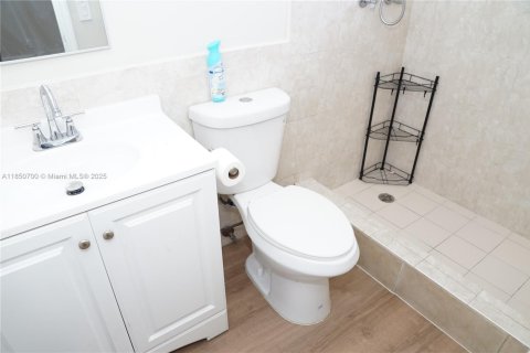 House in Tamarac, Florida 3 bedrooms, 121.05 sq.m. № 1854854 - photo 22