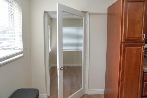 House in Tamarac, Florida 3 bedrooms, 121.05 sq.m. № 1854854 - photo 13