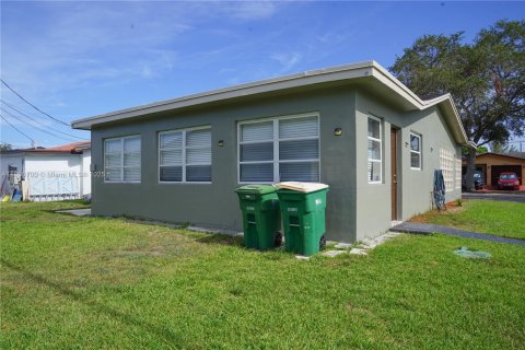 House in Tamarac, Florida 3 bedrooms, 121.05 sq.m. № 1854854 - photo 24