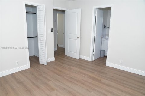 House in Tamarac, Florida 3 bedrooms, 121.05 sq.m. № 1854854 - photo 20
