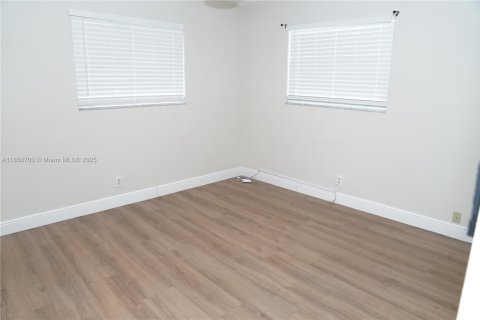 House in Tamarac, Florida 3 bedrooms, 121.05 sq.m. № 1854854 - photo 19