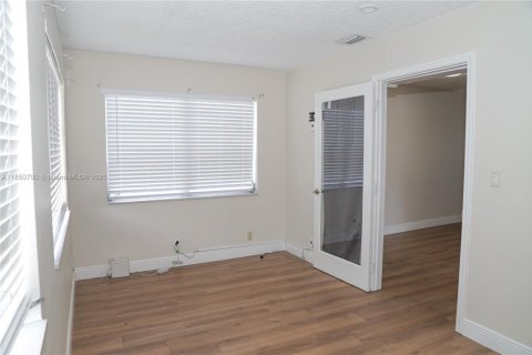 House in Tamarac, Florida 3 bedrooms, 121.05 sq.m. № 1854854 - photo 7
